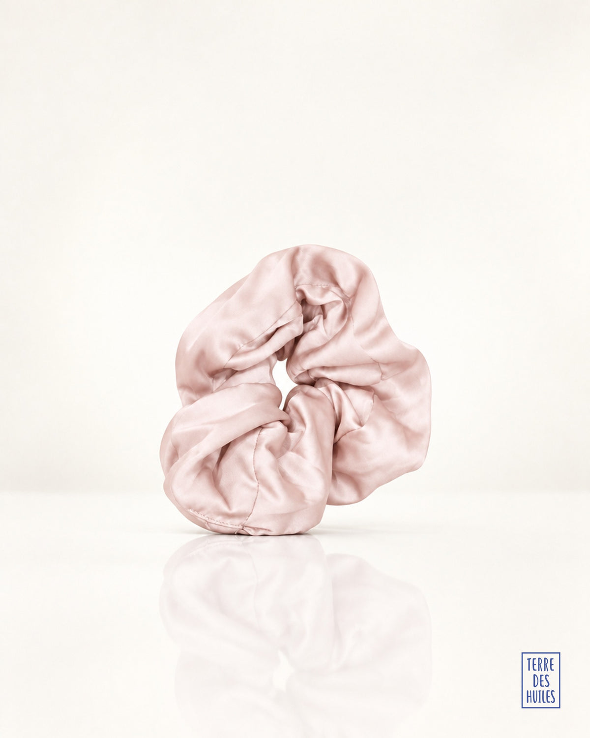 Chouchou rose poudré Terre Des Huiles, gamme soie